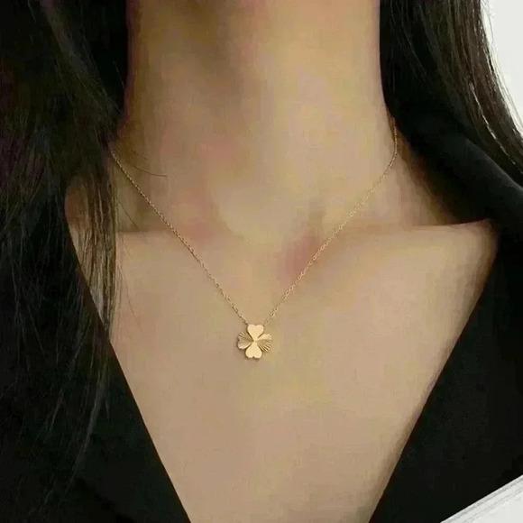 Two Sided Gold Filled Clover Pendant Necklace - Picture 7 of 8